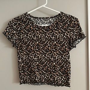 American Eagle size small ruffle trim cheetah print waffle crop tee